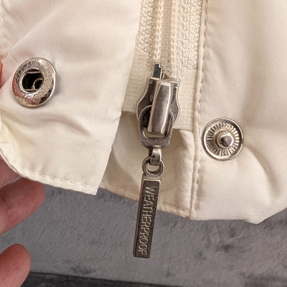 Ivory Weatherproof puffer coat Size LARGE belted double zipper - Picture 5 of 15